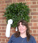 Betty wins a wreath prize